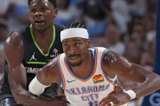 什么才是真正的“MVP”！40+准三双打爆华子，雷霆三巨头又赢了！