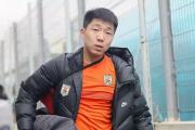“中国足球的隐秘角落：里皮与金敬道的不解之谜，王刚何以逍遥法外？”