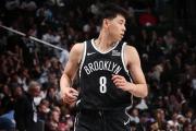 勇士篮网交易震动NBA！崔永熙被裁，他能否重返巅峰？