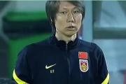 “国足主帅沦为阶下囚，中国足球的未来何去何从？”
