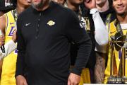 哈姆连续两年夺得NBA杯冠军！带领湖人雄鹿14胜0负缔造全胜神话