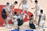 辽宁男篮惨遭吉林逆转，张镇麟被弃用，杨鸣怒斥裁判，这是否预示着球队内部问题？