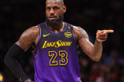 40岁老詹还能创造奇迹？NBA历史纪录即将易主！