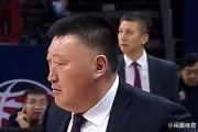 男篮风波再起？郭士强沉默背后，林崴态度引争议，球迷立场鲜明