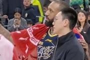 “广东男篮惨败上海，徐杰独木难支，角色球员何以堪？”