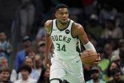 谁是本赛季NBA得分王？字母哥屈居第二，詹杜库排名惊人！