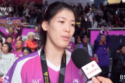 女排传奇对决！朱婷与李盈莹并肩作战，谁才是真正的赛场女王？