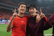 国足主帅伊万科维奇面临质疑仍坚守岗位，韦世豪更衣室力挺，他们能否带领中国男足创造奇迹？