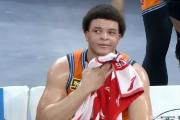 NBA级别大杀器降临CBA！洛夫顿35分11板，王哲林让位首发，上海队能否逆袭夺冠？