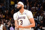 21世纪NBA状元大揭秘：詹姆斯与本内特，谁才是真正的王者？