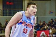 CBA赛场上的铁血战士！李炎哲9投全中，一句话震撼全场，他能否成为下一个篮球传奇？