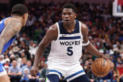 詹姆斯圣诞大战破纪录，布里奇斯41分却无缘最佳？NBA奇迹背后谁是真英雄？