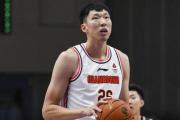 周琦因病缺席，北京首钢内线告急！王岚嵚仅上场1分钟，杨鸣的用人策略是否合理？