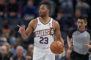 NBA传奇续写！35岁戈登底薪闪耀，火箭与快船争夺宝刀未老巨星