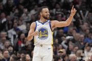 库里与哈登：谁是NBA赛场上的不老传奇？