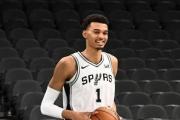 20岁新星文班亚马震撼NBA：他能否成为下一个篮球传奇？