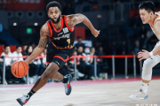 超级外援归来能否拯救深圳队？梅肯重返CBA，期待重现NBA三分神准风采！