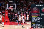 火箭主场失利，热火逆转取胜：NBA赛场上的激烈对决，你错过了哪些精彩瞬间？
