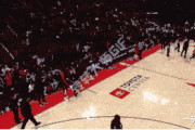 火箭主场失利，热火逆转取胜：NBA赛场上的激烈对决，你错过了哪些精彩瞬间？