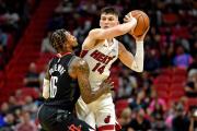 篮球场上的'战争'：NBA史上最混乱的一夜？7名球员被驱逐，裁判成了'最佳导演'？
