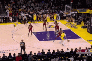 湖人新援首秀惊艳全场？还是黯然失色？揭秘NBA最新战况！
