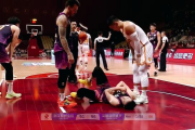 CBA惊现黑马！深圳男篮如何逆袭终结浙江稠州10连胜？