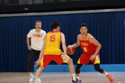 中国男篮为何难敌尤文图斯？胡明轩道出真相，你猜到了吗？