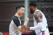 CBA裁判风波：赵睿禁赛5场，杨宏峰何去何从？
