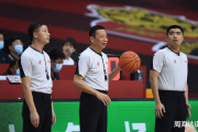 CBA裁判风波：赵睿禁赛5场，杨宏峰何去何从？