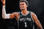 才打100场！文班刷爆NBA历史纪录，闵鹿蕾式尴尬又要重现了？