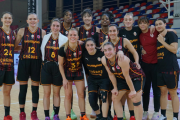 中国女篮五朵金花命运迥异：韩旭闪耀WNBA，李梦何去何从？