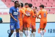 买乌郎晋升新国脚，能否在泰山队担起重任？球迷们拭目以待！