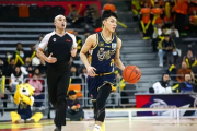 徐杰，CBA的“小个子”奇迹：他如何打破身高偏见，成为月最佳球员？