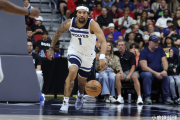 NBA球星降临CBA，能否掀起波澜？——戴申-尼克斯即将加盟，球迷们拭目以待！