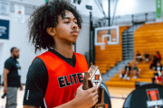 下一个姚明？17岁华裔后卫朱正能否成为NBA级别的中国男篮新星？
