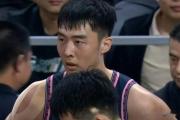 2米13的中锋竟如此低迷？广东男篮内线危机，杜锋为何宁可外援打满全场也不用他？