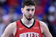 火箭三少狂飙75分，范乔丹致敬哈登，白魔成局外人？揭秘NBA赛场上的惊人对决！