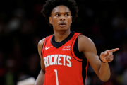 火箭三少狂飙75分，范乔丹致敬哈登，白魔成局外人？揭秘NBA赛场上的惊人对决！