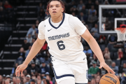 12连胜奇迹背后：洛夫顿能否带领上海男篮重返NBA？