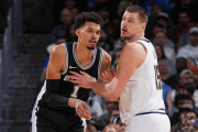 下一个篮球之神？揭秘文班亚马如何震撼NBA赛场并改写历史