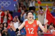 李盈莹首度被换下，赛后和外籍人士交谈，天津女排新外援搞出乌龙