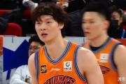 CBA奇迹延续！上海队15连胜背后，李添荣31分爆发，下一个对手能阻挡他们吗？