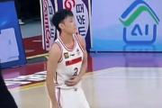 朱八抢人！204斤重型坦克后卫现身，引CBA多队哄抢，后场版洛夫顿