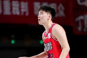 行李箱里的秘密：CBA球员张兴亮的女友风波，是真爱还是违规？