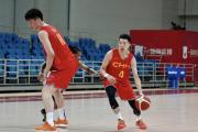 中国男篮大胜澳门队35分！年轻球员闪耀，备战奥运换血进行时