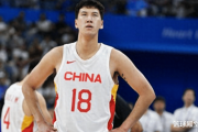 男篮半场落后澳门灰熊，仅靠三将苦撑！命中率惨淡，郭士强用人引争议