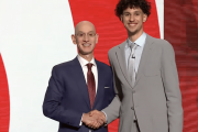 NBA选秀大爆冷：法国新星夺魁，华裔中锋引爆中国球迷情绪！