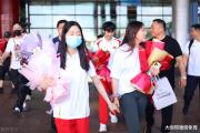 18岁奥运冠军黄雨婷：豪车相伴，她的成人礼是否过于奢华？