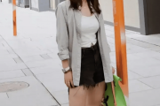 国乒长腿队花与羽坛新星的恋情曝光，他们能否在爱情与事业间找到完美平衡？
