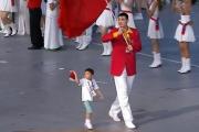从'小英雄'到'家乡建设者'：林浩的人生轨迹如何在地震、奥运和娱乐圈之间转变？